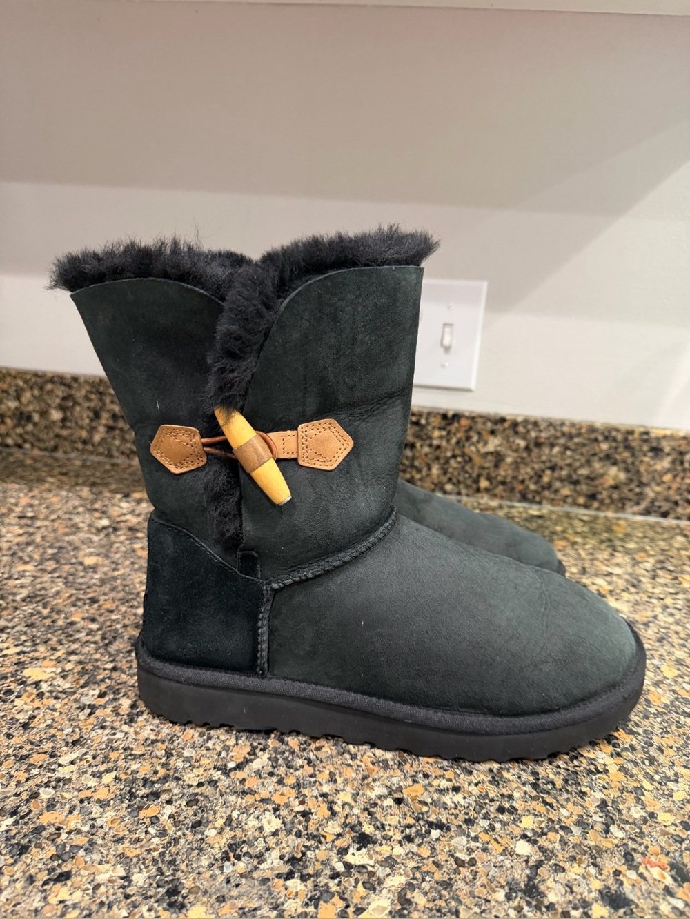 Ladies Uggs 9 Black Shearling Lined Winter Boots with Toggle Accent
